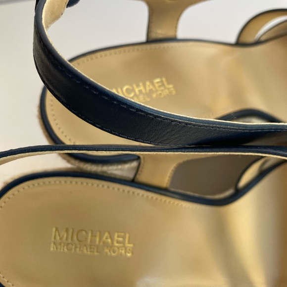 Michael Kors women’s Martyna Navy Leather Wedge. - Picture 6 of 8